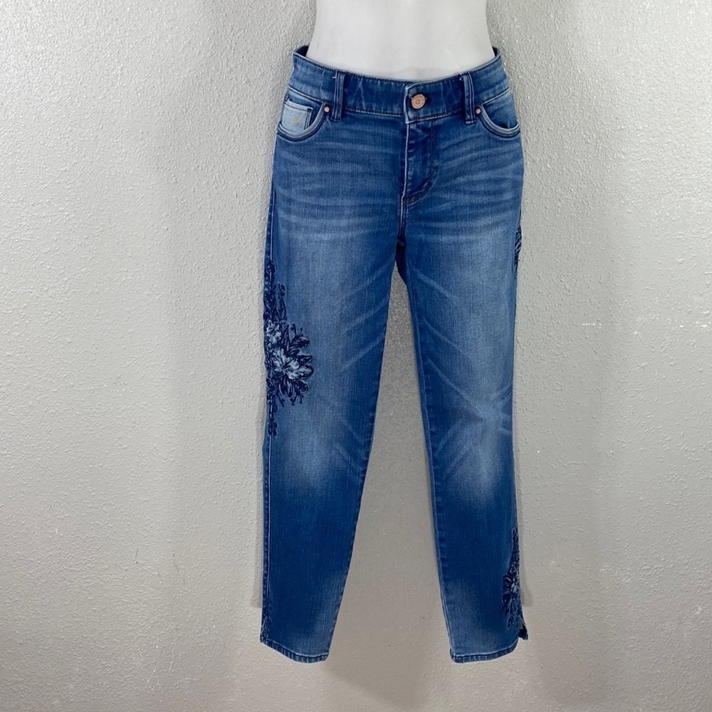 White House Black Market Floral-Embroidered Skinny Crop Jeans 2 - Picture 9 of 12